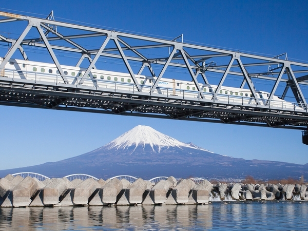 Ride the Tokaido Shinkansen