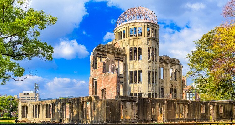 Visit Peace Memorial Park in Hiroshima