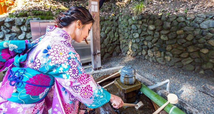 Wear Traditional Japanese Clothes