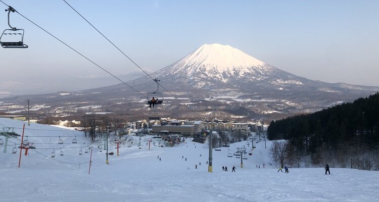 Winter is the Best Time to Visit Niseko for Snowy Mountains and Skiing in Hokkaido, Japan
