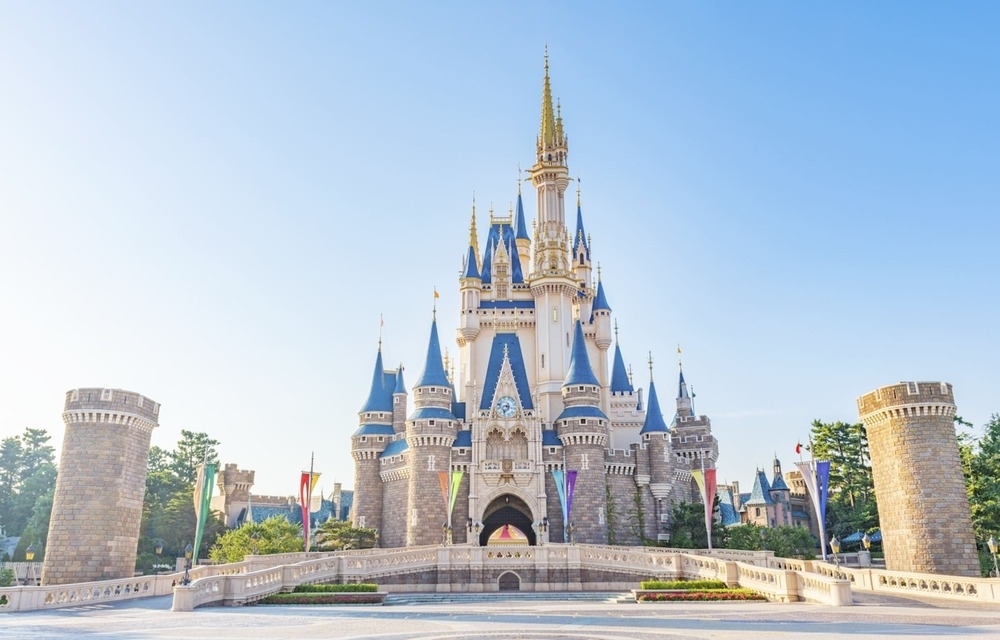 Japan family holiday to visit theme park