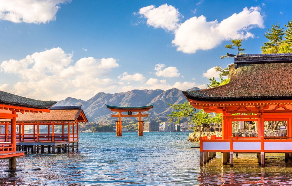 Traditional Japan Tour with Historical Hiroshima