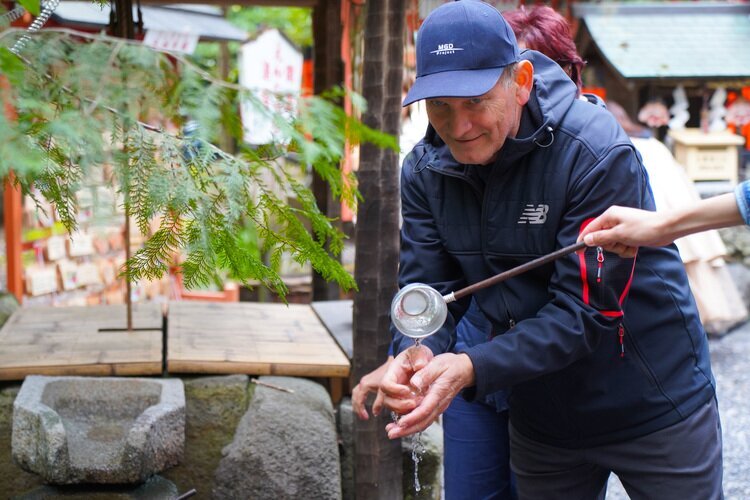 wash your hands before going into a shrine