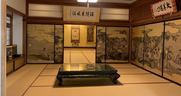 A temple stay in Koyasan