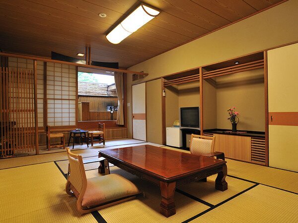 Gokurakuyu Ryokan in Nagano