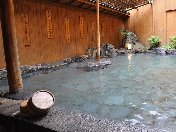 Hotel with hot spring in Lake Akan