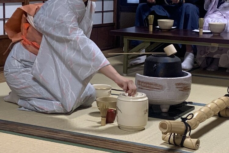 We experienced a tea ceremony in Kyoto 
