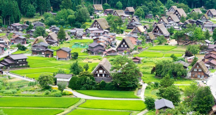 The peaceful village of shiragawa-go in the Hida countryside in spring