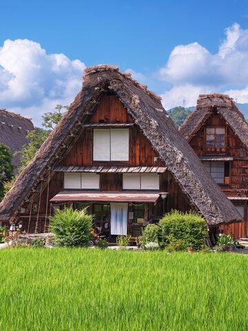 Discover Shirakawa-go's iconic 'praying hands' houses
