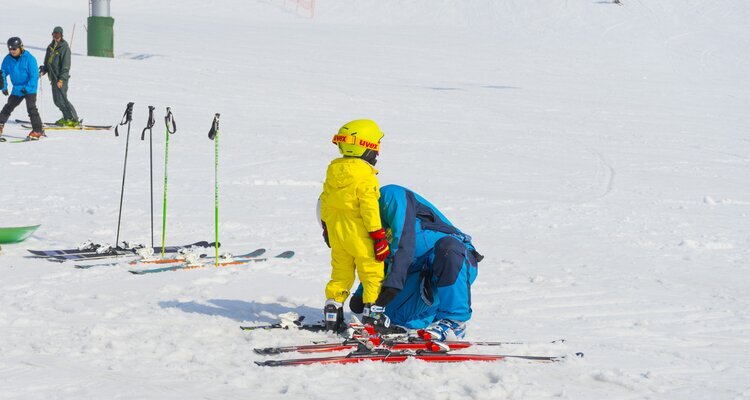 Ski in Japan with your kids