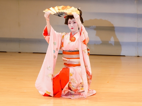 Geisha performance
