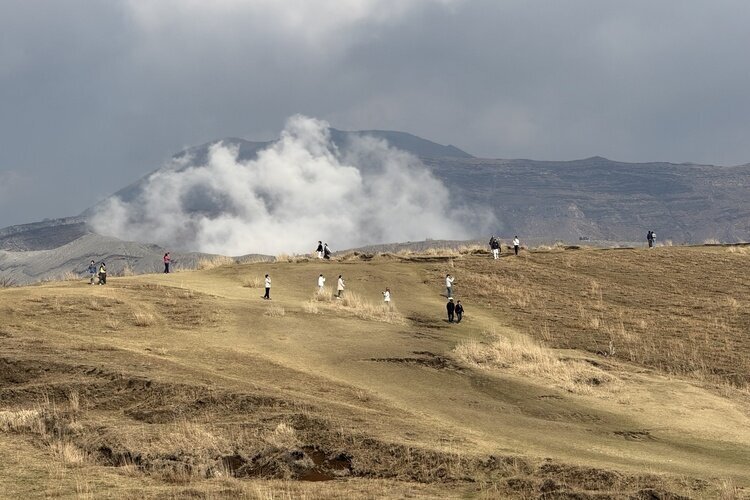 The view of Mount Aso from Kusasenri
