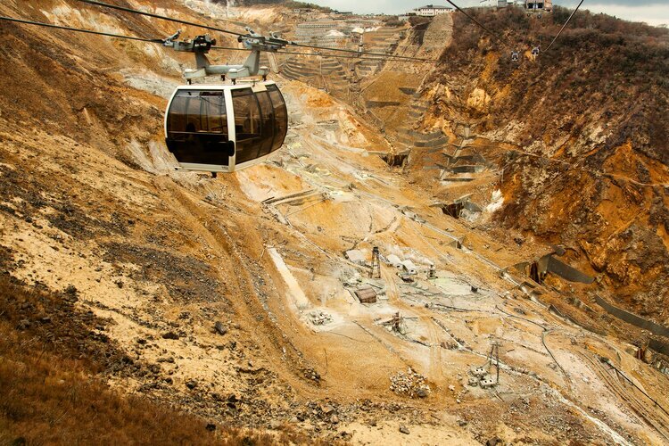 The ropeway passed through Owakudani
