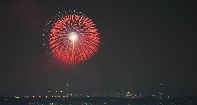 Chofu fireworks display visible from Yokohama Landmark Tower