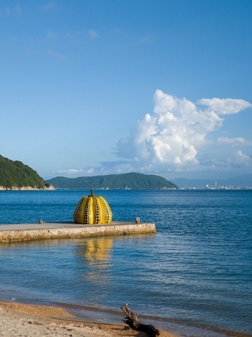 Yayoi Kusama's Yellow Pumpkin
